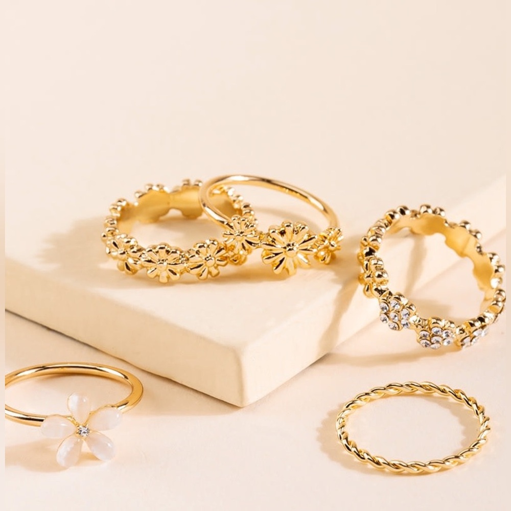 NWT Francesca’s Madison Floral Cateye Multi Ring Set